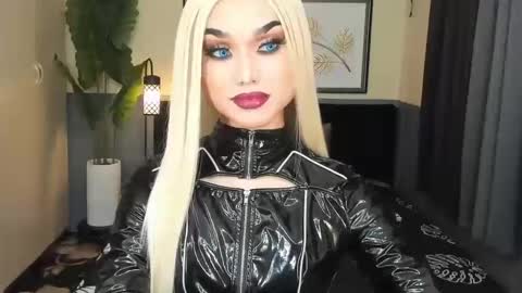 Snapshot of ts_elijah chatting on January 20, 3:28 pm Saskia online show from January 20, 3:28 pm