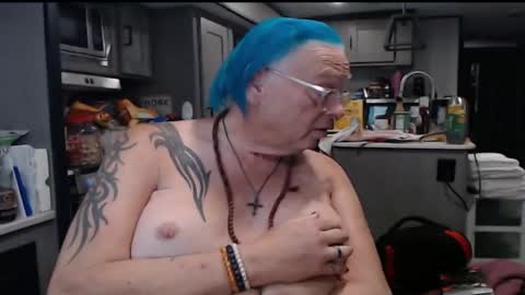 Snapshot of ts_evangeline chatting on November 18, 6:29 am Evangeline online show from November 18, 6:29 am