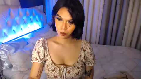 Snapshot of ts_tatiana chatting on December 4, 1:47 am billie online show from December 4, 1:47 am