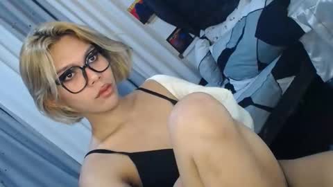 Snapshot of ts_tatiana chatting on October 5, 12:09 am billie online show from October 5, 12:09 am