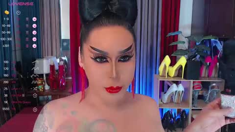 Snapshot of tsbubblebutt chatting on November 21, 4:55 am Tsbubblebutt online show from November 21, 4:55 am