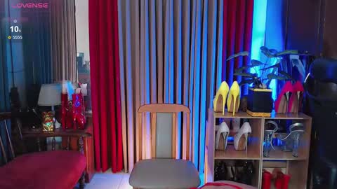 Snapshot of tsbubblebutt chatting on December 17, 4:29 am Tsbubblebutt online show from December 17, 4:29 am