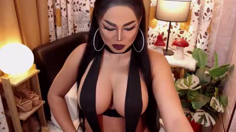 Snapshot of tsdarkdevon chatting on February 6, 10:15 am tsdarkdevon online show from February 6, 10:15 am