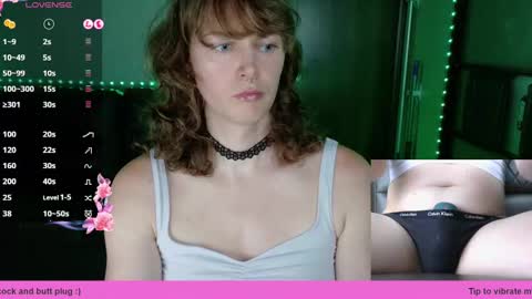 Snapshot of tsellieryder chatting on September 13, 1:27 am Ellie Ryder online show from September 13, 1:27 am