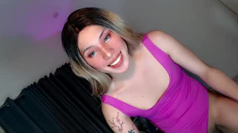 Snapshot of tsgirl_julian69 chatting on July 15, 8:14 pm Julian online show from July 15, 8:14 pm