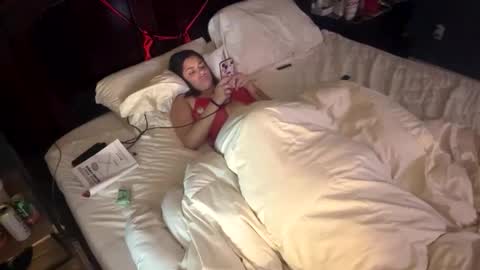 tslizzy0084 online show from April 9, 5:07 am