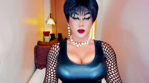 Nicoleeee online show from April 16, 5:36 pm