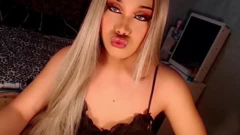 jayvie online show from October 11, 7:07 am