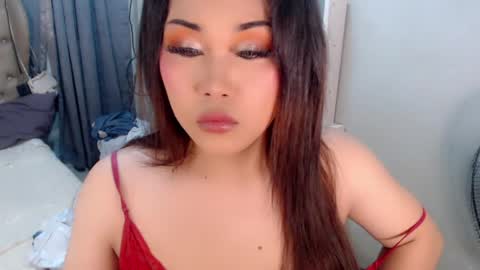 Snapshot of tsscarlett_xx chatting on May 2, 6:07 am jayvie online show from May 2, 6:07 am