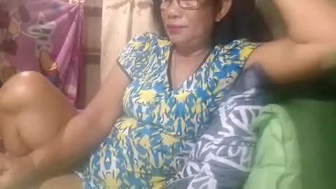 Snapshot of tuchmegently chatting on May 7, 10:15 pm Mae online show from May 7, 10:15 pm