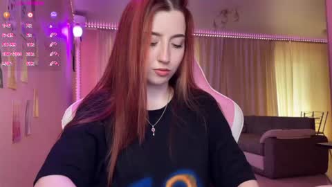 Snapshot of tutti_cutieee chatting on June 23, 9:29 am Nika online show from June 23, 9:29 am