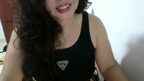 Snapshot of tuzusy chatting on May 6, 1:38 pm tuzusy online show from May 6, 1:38 pm