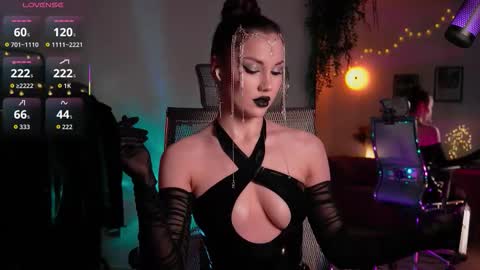 Snapshot of tv_miss chatting on November 27, 2:13 am Miss Veth online show from November 27, 2:13 am