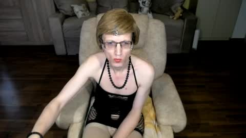 Clementine online show from April 1, 1:41 pm