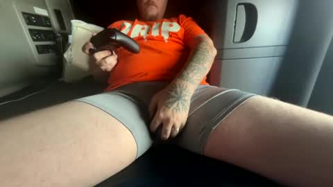 Snapshot of tw1zted13 chatting on December 8, 5:11 pm tw1zted13 online show from December 8, 5:11 pm