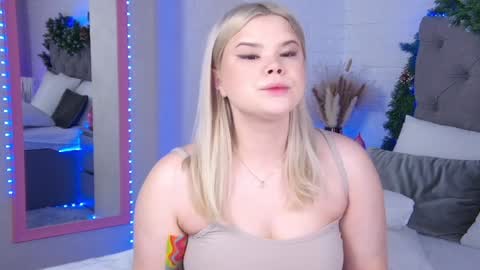 Hallie online show from December 30, 1:15 am