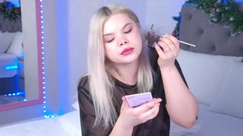 Hallie online show from January 13, 1:23 am