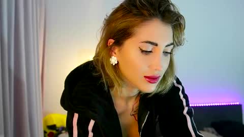 MayCarrey online show from October 7, 9:50 am