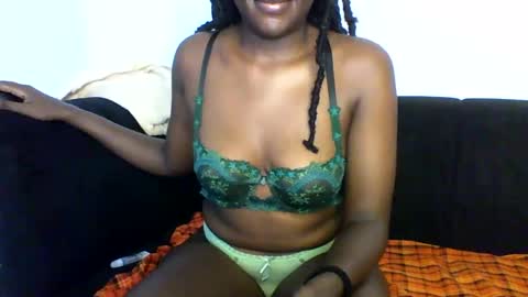 Snapshot of twerking_cheek_1 chatting on January 3, 9:36 am Alma online show from January 3, 9:36 am