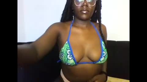 Snapshot of twerking_cheek_1 chatting on January 6, 3:29 pm Alma online show from January 6, 3:29 pm