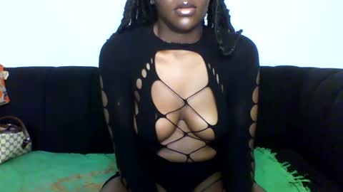 Snapshot of twerking_cheek_1 chatting on January 17, 2:08 am Alma online show from January 17, 2:08 am