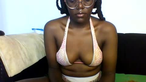 Snapshot of twerking_cheek_1 chatting on January 29, 12:35 pm Alma online show from January 29, 12:35 pm