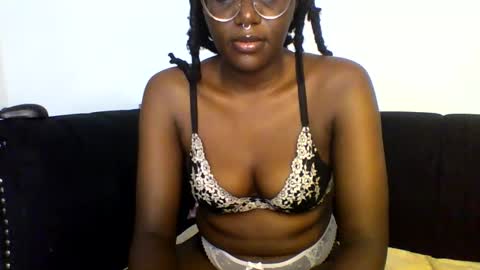 Snapshot of twerking_cheek_1 chatting on February 3, 1:08 pm Alma online show from February 3, 1:08 pm