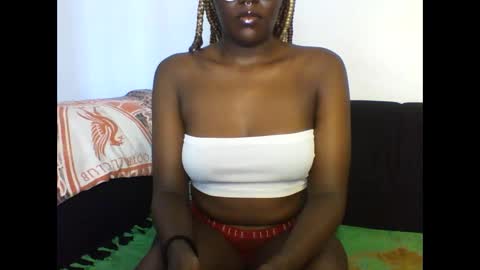 Snapshot of twerking_cheek_1 chatting on February 11, 11:54 am Alma online show from February 11, 11:54 am