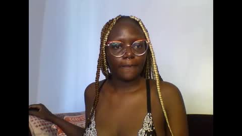 Snapshot of twerking_cheek_1 chatting on February 12, 8:27 am Alma online show from February 12, 8:27 am