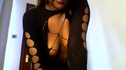 Snapshot of twerking_cheek_1 chatting on February 23, 11:11 am Alma online show from February 23, 11:11 am