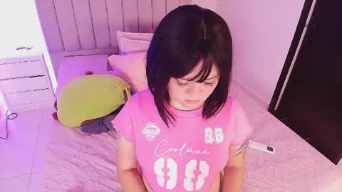 Twiggy online show from June 27, 3:11 am