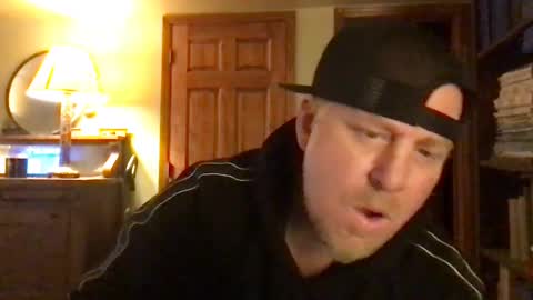 Snapshot of twiinsoul chatting on December 22, 5:23 am twiinsoul online show from December 22, 5:23 am