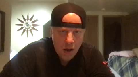 Snapshot of twiinsoul chatting on December 28, 8:16 am twiinsoul online show from December 28, 8:16 am