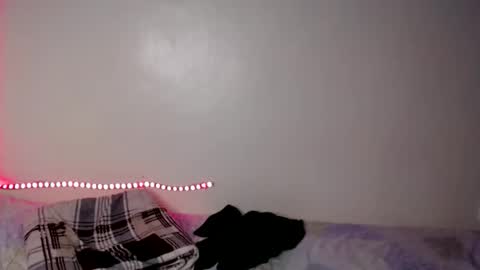 Snapshot of twilight_rose chatting on October 23, 1:54 pm Twillight online show from October 23, 1:54 pm