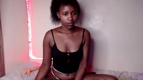 Snapshot of twilight_rose chatting on November 3, 2:57 am Twillight online show from November 3, 2:57 am