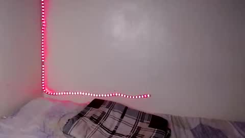 Snapshot of twilight_rose chatting on November 14, 8:46 am Twillight online show from November 14, 8:46 am