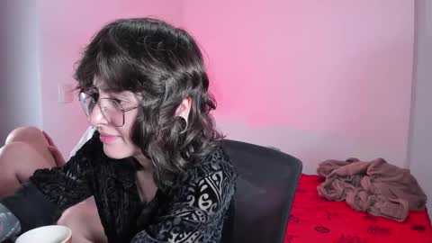 Snapshot of twilightmuses chatting on October 3, 12:18 am Eve Lili online show from October 3, 12:18 am