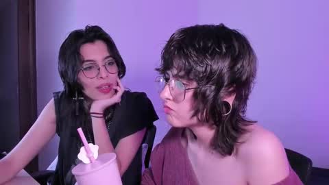 Snapshot of twilightmuses chatting on October 23, 11:46 pm Eve Lili online show from October 23, 11:46 pm