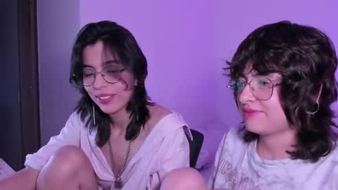 Snapshot of twilightmuses chatting on November 4, 11:48 pm Eve Lili online show from November 4, 11:48 pm