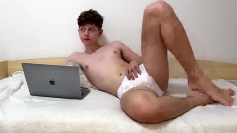 Snapshot of twink0dream chatting on May 31, 11:39 am twink0dream online show from May 31, 11:39 am