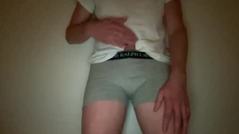 Snapshot of twink27844711 chatting on December 13, 9:09 pm twink27844711 online show from December 13, 9:09 pm