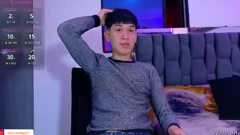Snapshot of twink_daren chatting on May 28, 5:43 pm Mr Daren online show from May 28, 5:43 pm