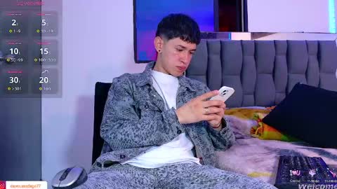 Snapshot of twink_daren chatting on June 1, 6:20 pm Mr Daren online show from June 1, 6:20 pm