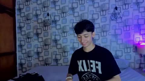 Snapshot of twink_sebas7 chatting on June 24, 12:15 pm Sebastin online show from June 24, 12:15 pm