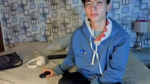 Snapshot of twink_sebas7 chatting on June 25, 11:59 am Sebastin online show from June 25, 11:59 am
