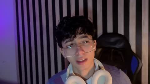 Snapshot of twink_sebas7 chatting on June 26, 12:09 pm Sebastin online show from June 26, 12:09 pm