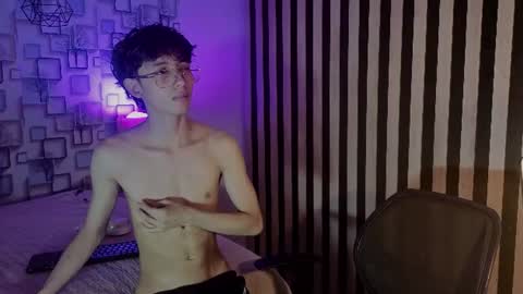 Snapshot of twink_sebas7 chatting on June 28, 12:22 pm Sebastin online show from June 28, 12:22 pm