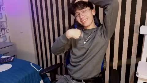 Snapshot of twink_sebas7 chatting on July 1, 12:29 pm Sebastin online show from July 1, 12:29 pm