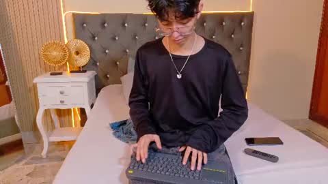 Snapshot of twink_sebas7 chatting on July 2, 12:22 pm Sebastin online show from July 2, 12:22 pm