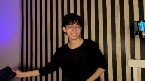 Snapshot of twink_sebas7 chatting on July 8, 12:20 pm Sebastin online show from July 8, 12:20 pm